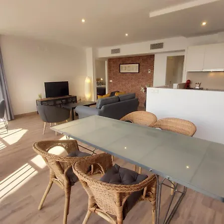 Apartment Interpares Swimmingpool By Del Parque Flats *