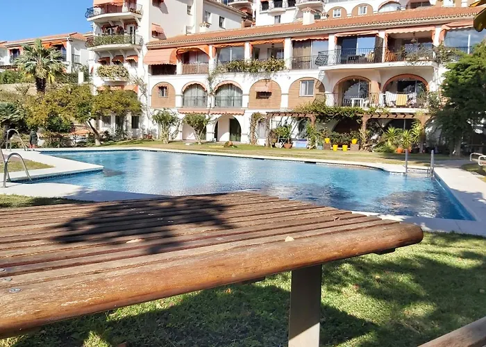 Interpares Swimmingpool By Del Parque Flats شقة مالقة