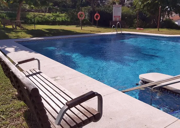 Interpares Swimmingpool By Del Parque Flats